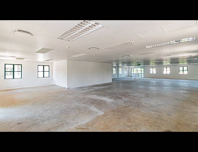 1,928M² OFFICE TO LET IN HYDE PARK